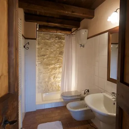 Agriturismo Borgo La Torre Φολίνιο