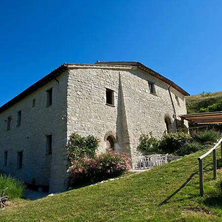 Agriturismo Borgo La Torre Κατάλυμα σε φάρμα Φολίνιο